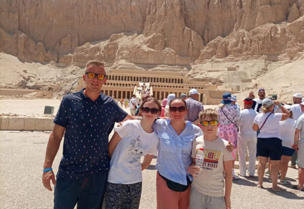 Swiątynia królowej Hatszepsut w Luksorze. Wycieczki z Hurghady i Masa Alam.