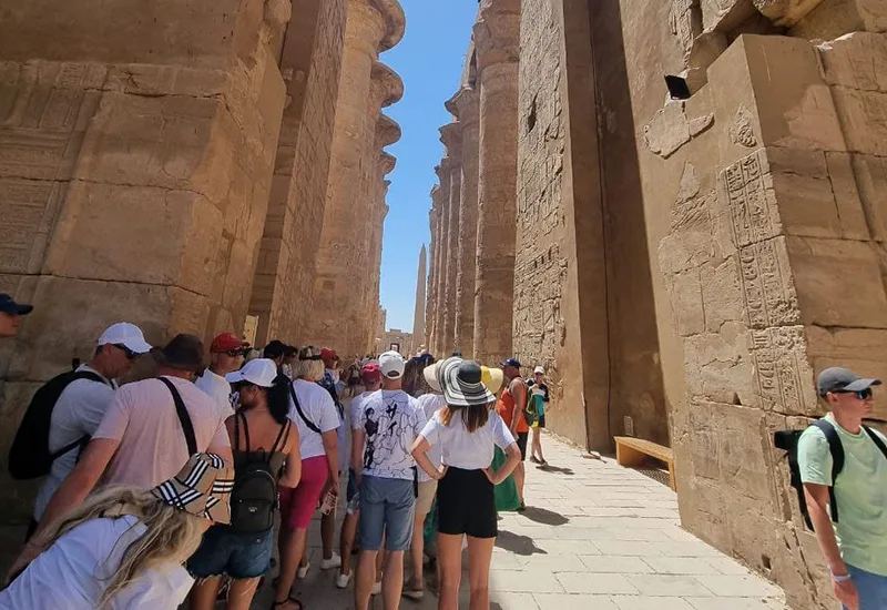 Kolumny w sali hypostylowej - Karnak. Wycieczka do Luksoru z Hurghady i Marsa Alam.