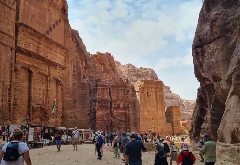 Petra- Jordania. Wycieczka z Sharm pozwala na zobaczenie jednego z cudów świata.